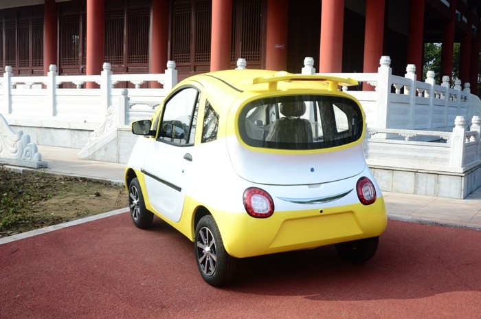 Metal Structure Two Seater Electric Car Battery Powered With Customized Body Color