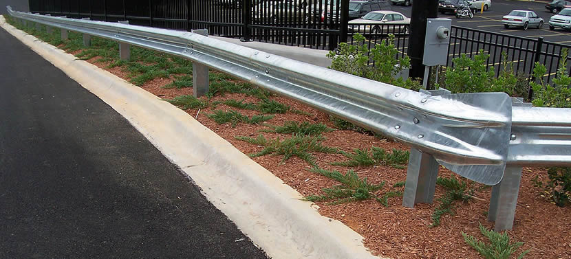 Q235 Q345 Galvanized Steel Highway Guardrail Fishtail End for Customized Projects