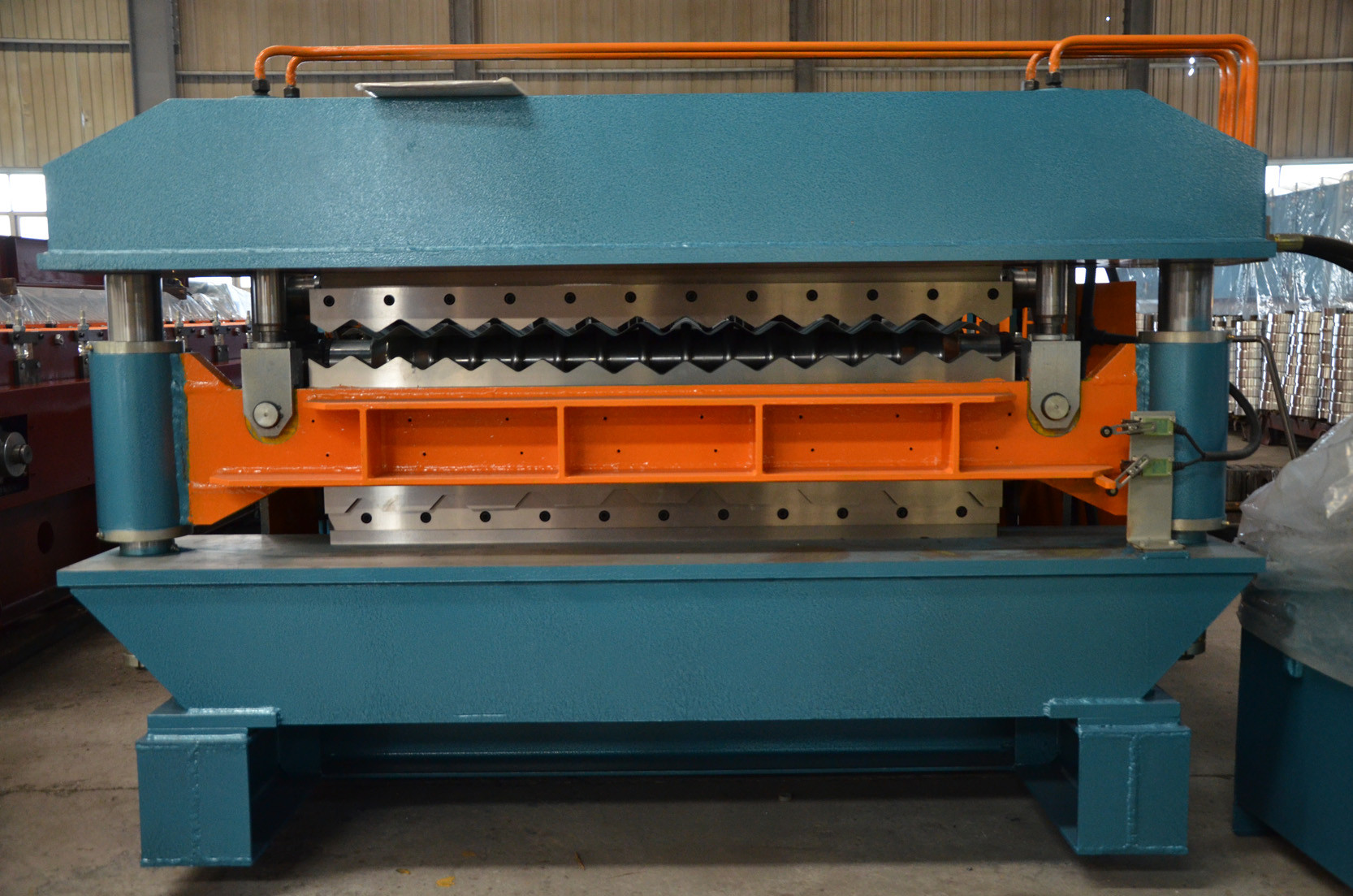 13KW Sheet Metal Roof Panel Roll Forming Machine CNC Servo
