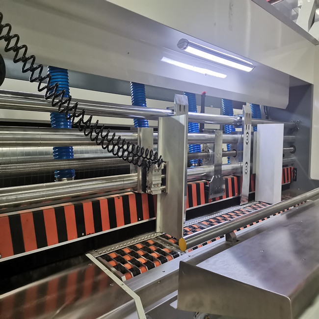 4 Colours Corrugated Carton Flexo Printing Machine With Slotting Die Cutting 250pcs/min