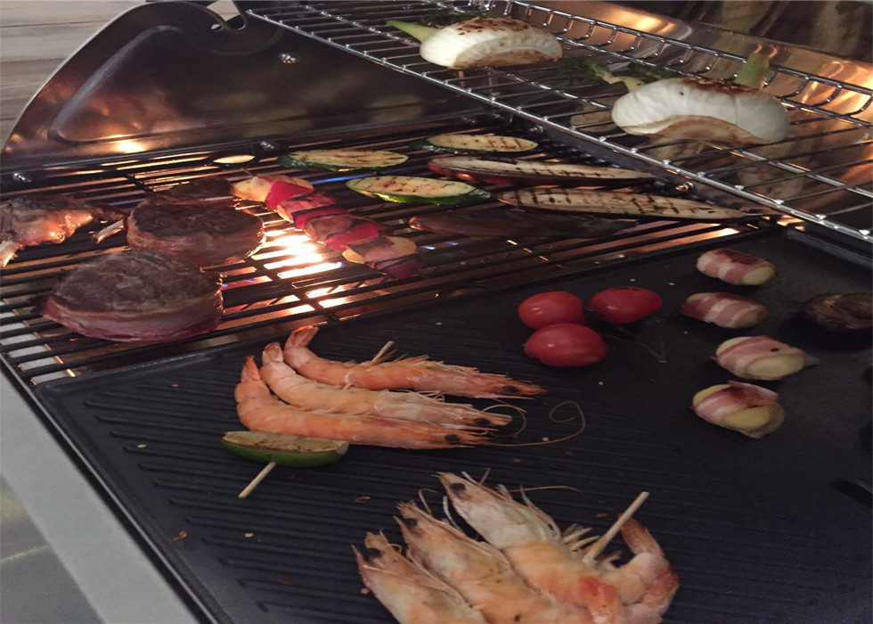 Factory price kitchen bbq easy grill slow burning 4 burners natural gas bbq grill