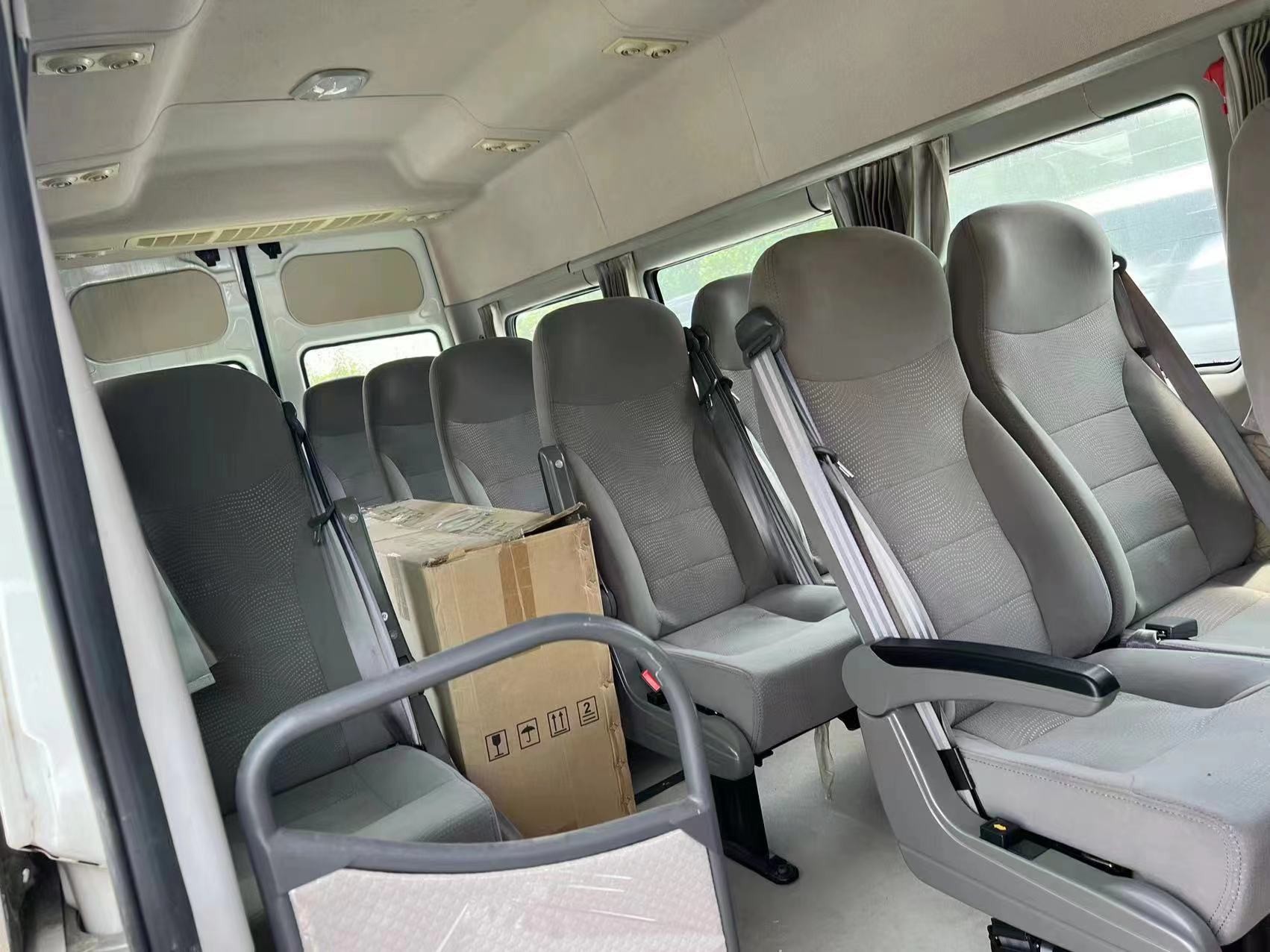 2017 Year 17 Seats Used JAC Bus Used Mini Bus Diesel New Stock Bus In Good Condition