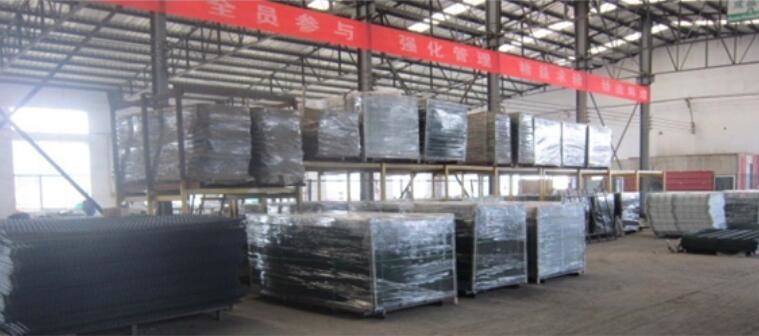 50x200mm H2.43m Privacy Steel Fence Galvanized PVC Coated