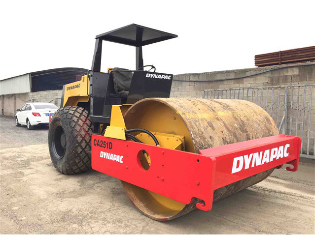 Used Dynapac CA251D Vibratory Smooth Drum Roller With Strong Power And Good Condition