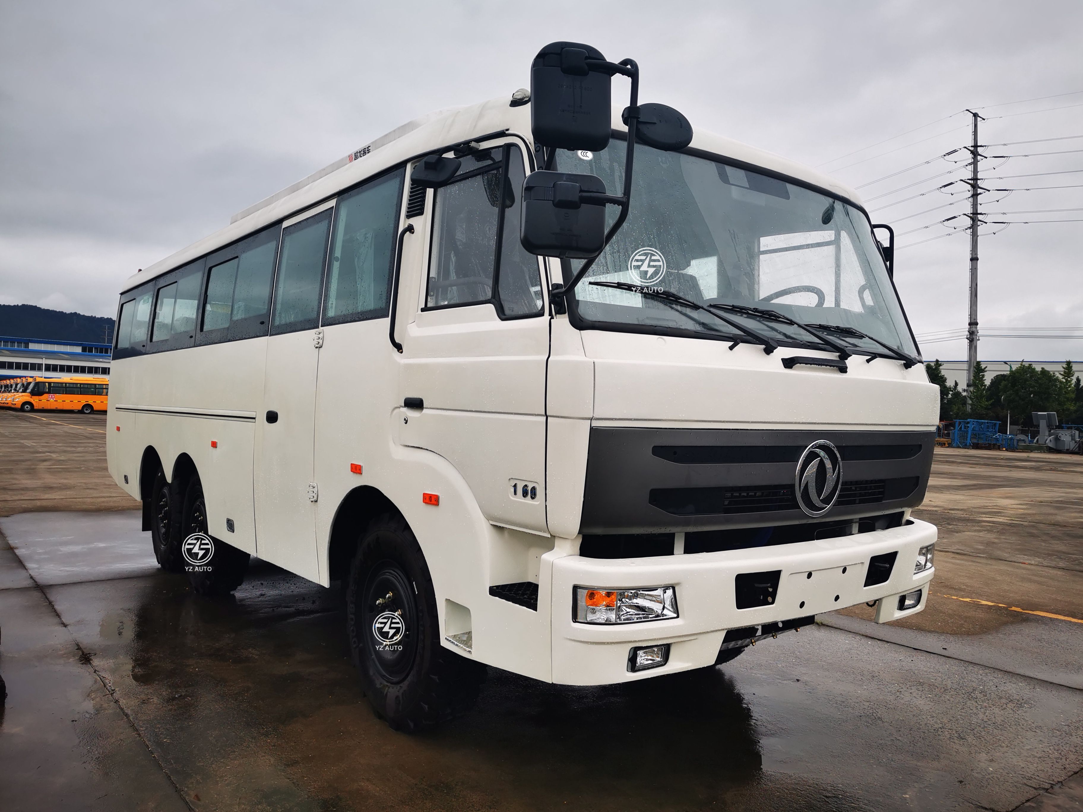 Dongfeng 4x4 AWD 30 Seat Short Distance Mini Bus for Various Customer Requirements