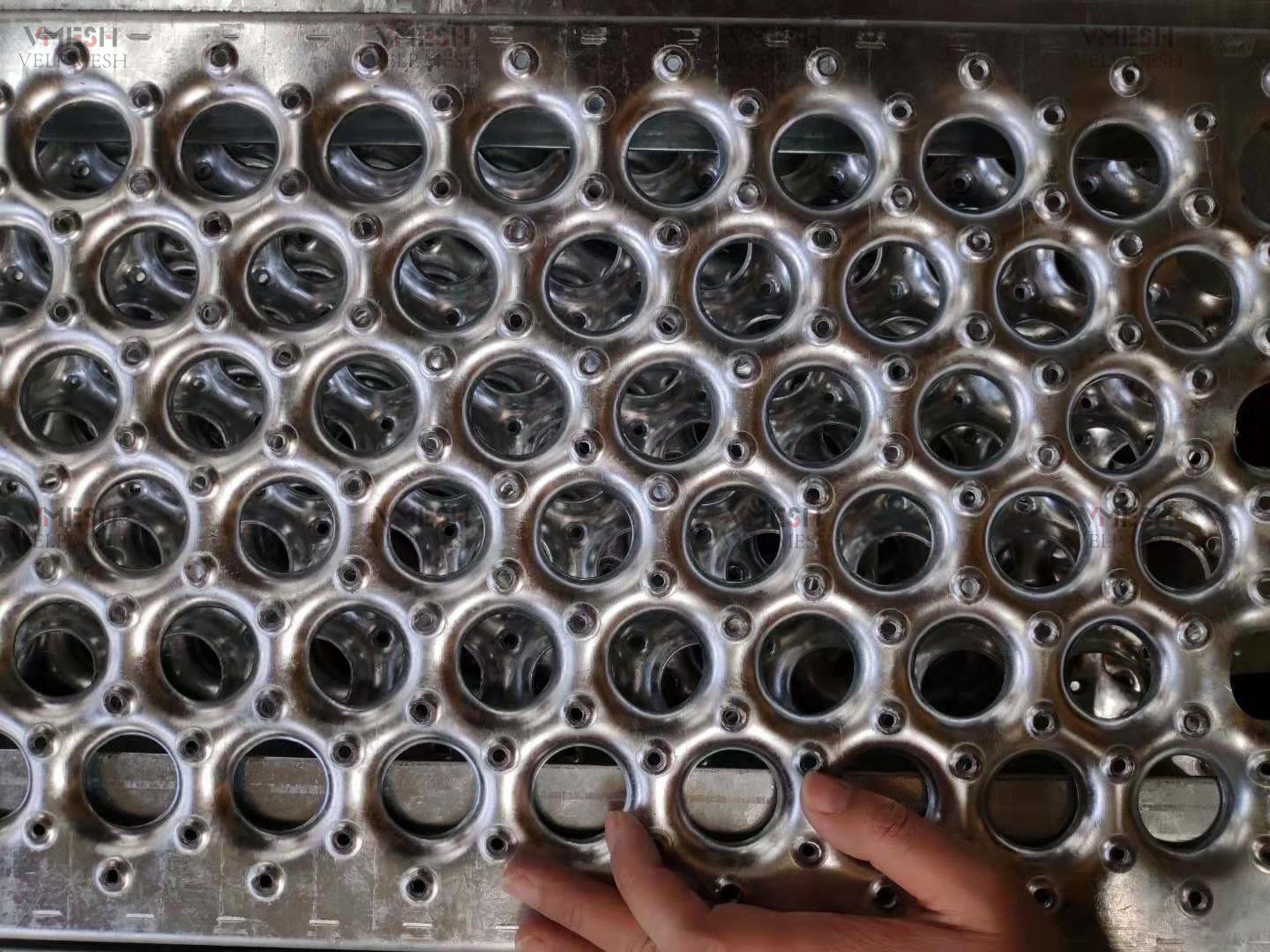Round Holes Galvanized Steel Plank Grating Perforated Anticorrosion