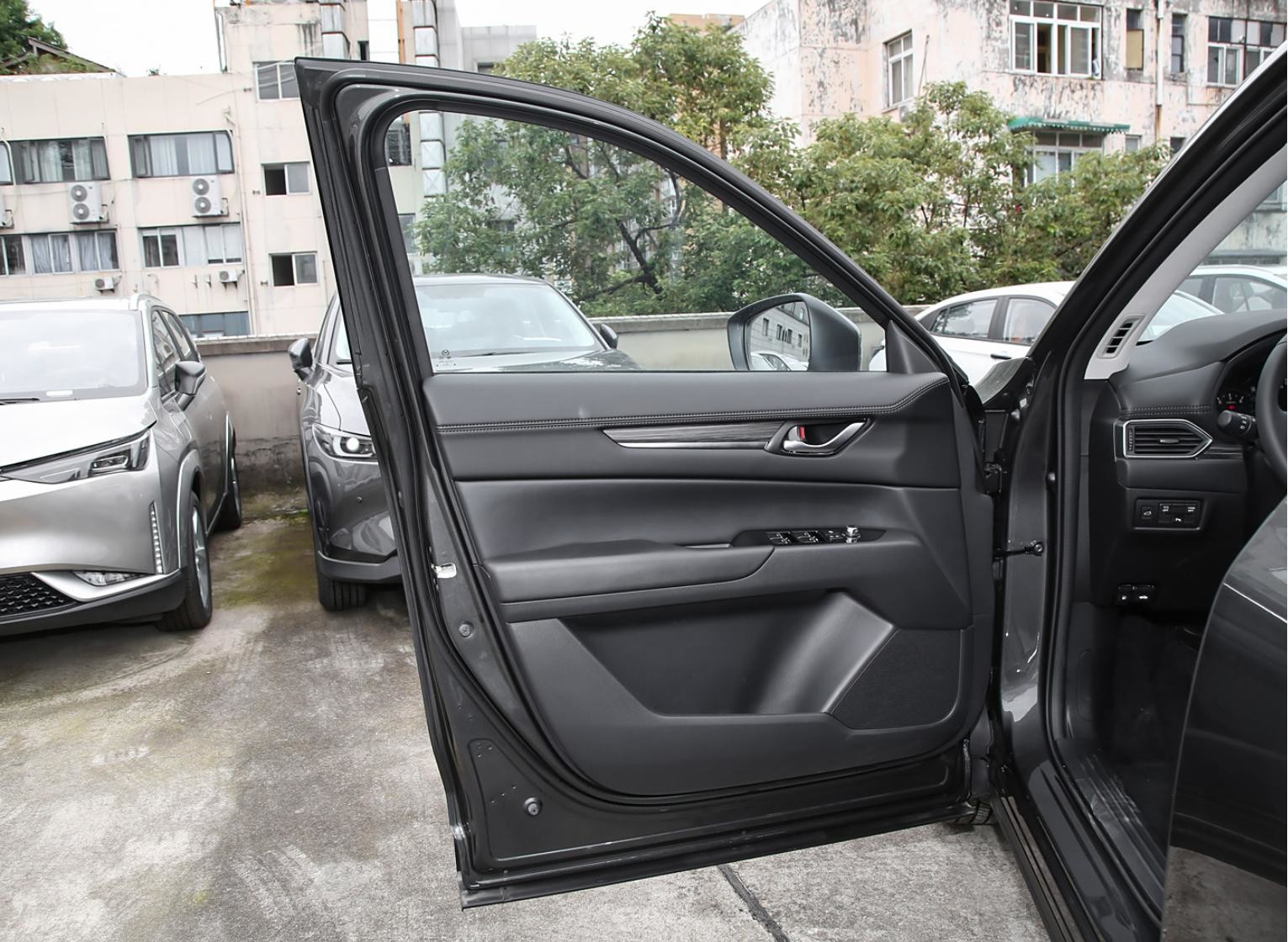 Powerful CX-5 Gasoline Powered Cars Compact SUV with 200 N.m Torque 2025 Model High Quality Petrol Vehicle