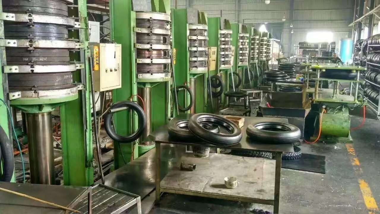 4-8 Tire Hierarchy 4.00-12 300-17 70/80-17 Motorcycle Tires Model for Taiwan Market