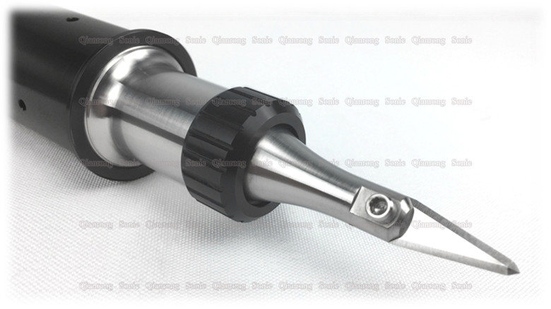 35Khz 30W Handheld Cylinder Ultrasonic Fabric Cutter With Replacement Blade