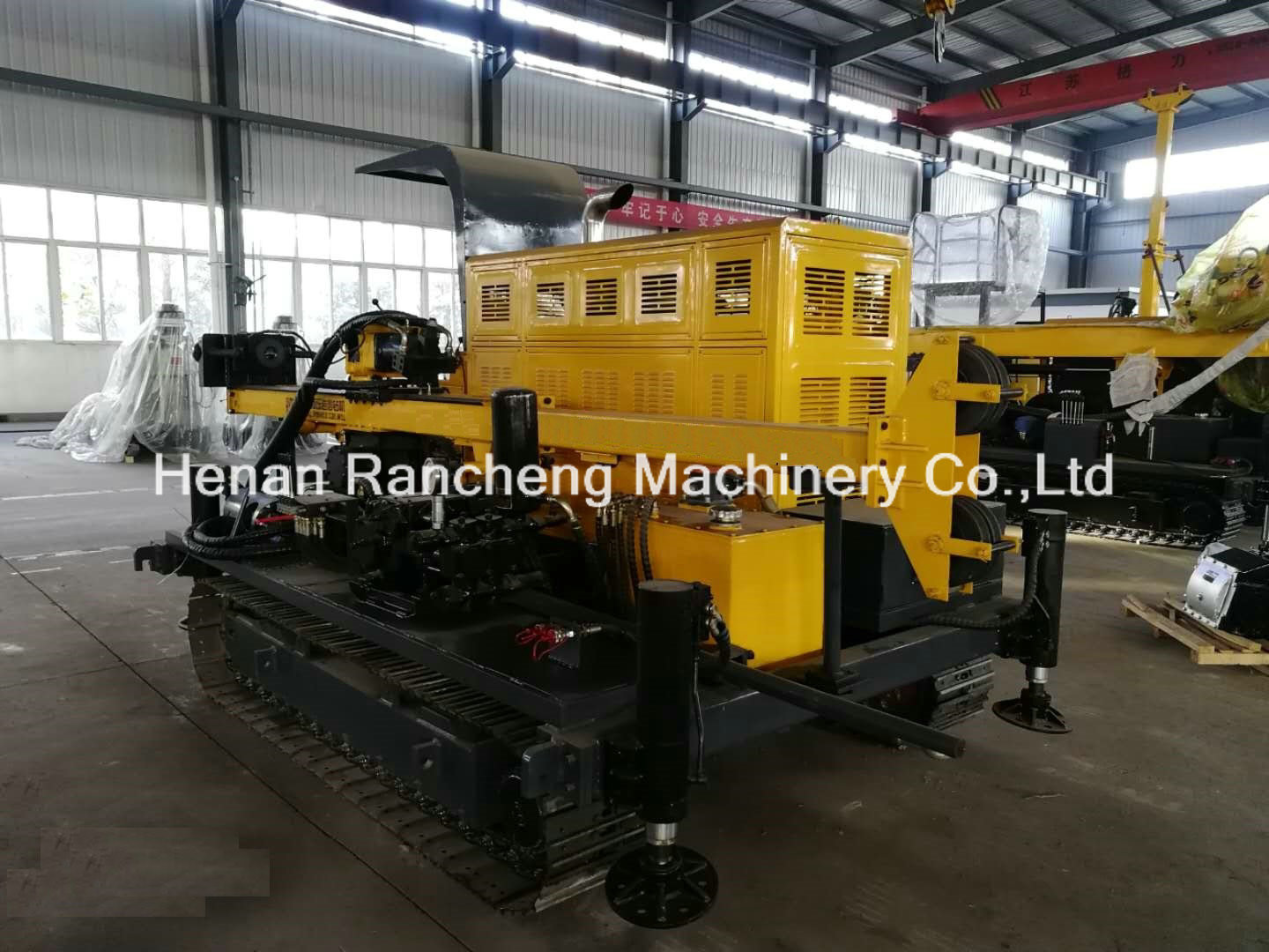Advanced Hydraulic Crawler Core Drilling Rig Powered By 74KW Cummins