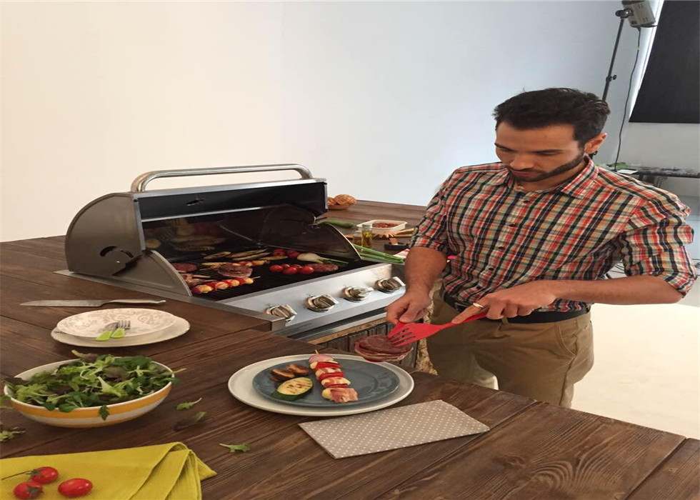 Factory price kitchen bbq easy grill slow burning 4 burners natural gas bbq grill