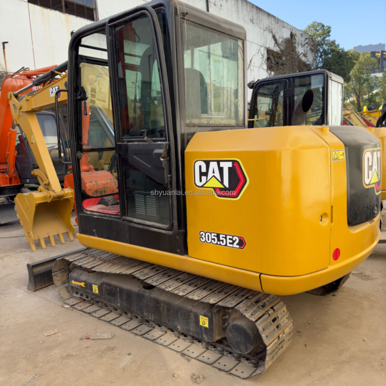 Digging in good condition, sold at a cheap price,5 tons of mining type Caterpillar 305.5second-hand excavator Digging