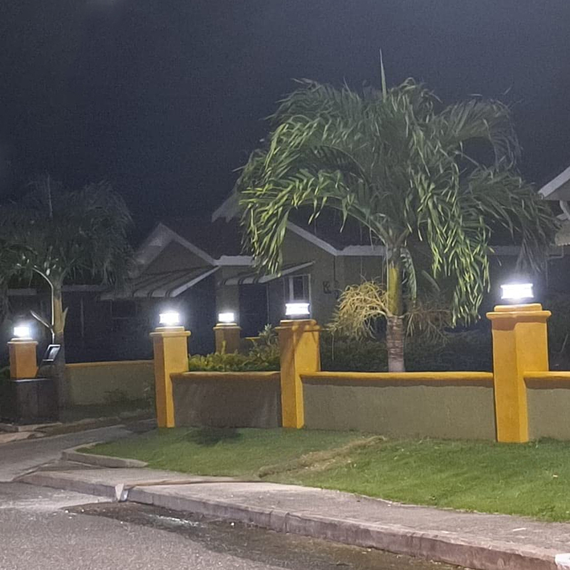 Waterproof IP65 Solar Pillar Lights Outdoor 6000K Post Cap Lamp