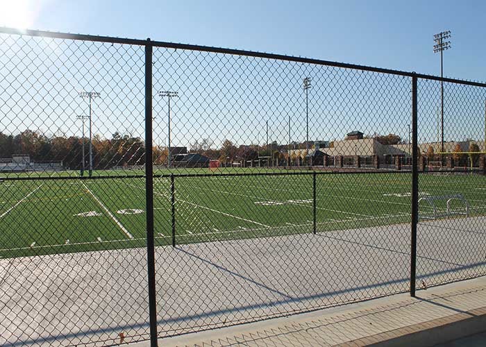 Round Post Knuckled Edge Diamond Chain Link Fence
