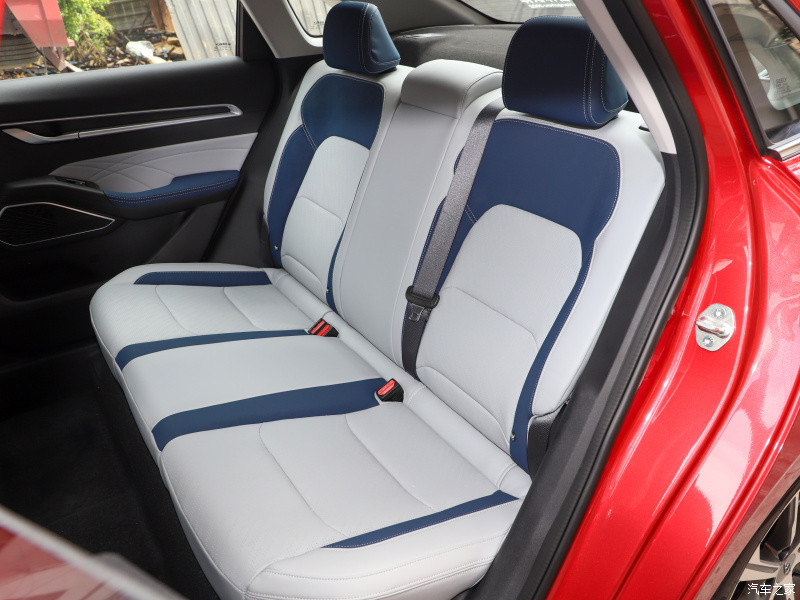 Diesel Or Gasoline Car Geely Emgrand Fourth Generation 1.5L CVT Flagship Type Compact Car