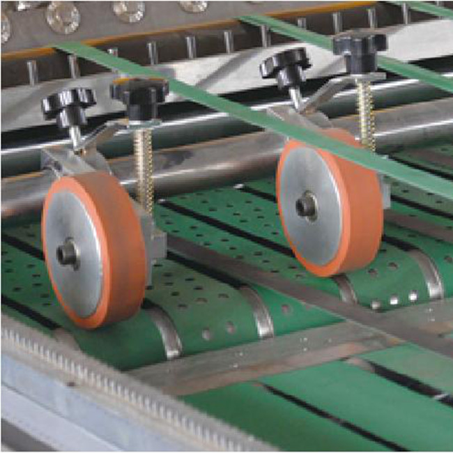Computerized Paper Cutter Corrugated Cardboard Production Line High Speed