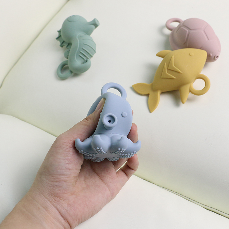 Custom Popular Silicone Ocean Animal Octopus Fish Turtle Seahorse Kids Baby Bath Toys Gift Set Water Spray Squishy