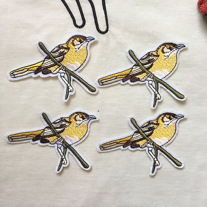 Hot Fix Motif Sliver Gold Embroidery Applique as Cross Picture