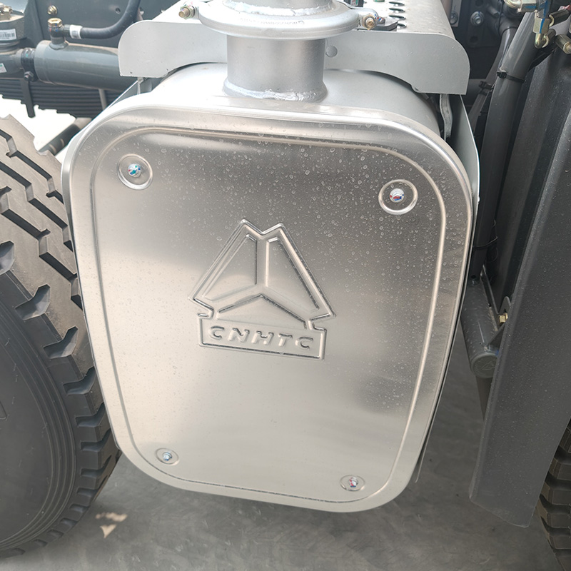Left Steering HOWO 8x4 Dump Truck 15T-20T With 10 Forward Shift Number