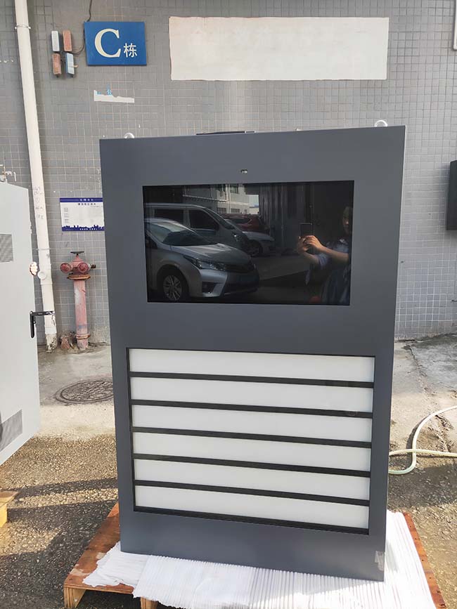 55 Inch Outdoor LCD Sign Board Waterproof LCD Advertising Digital Signage And Displays