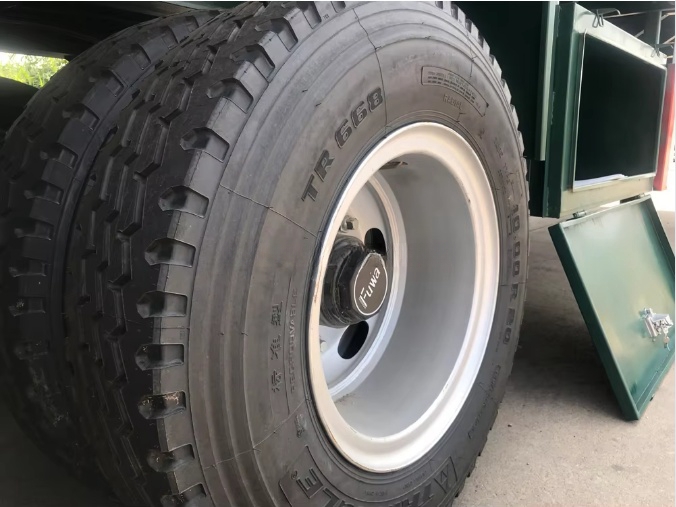4axles 3axles 20ft 40ft Flatbed Container Chassis Semi Trailer With Container Locks For Sale