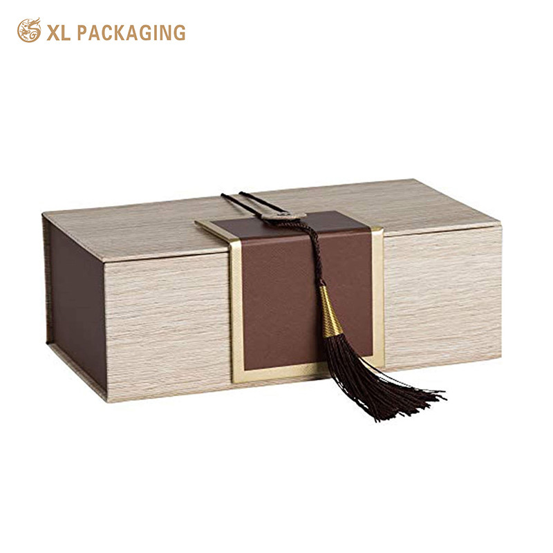 Custom Cardboard Paper Storage Boxes For Bottles Wine , Gift Foldable Box With Strings And Button