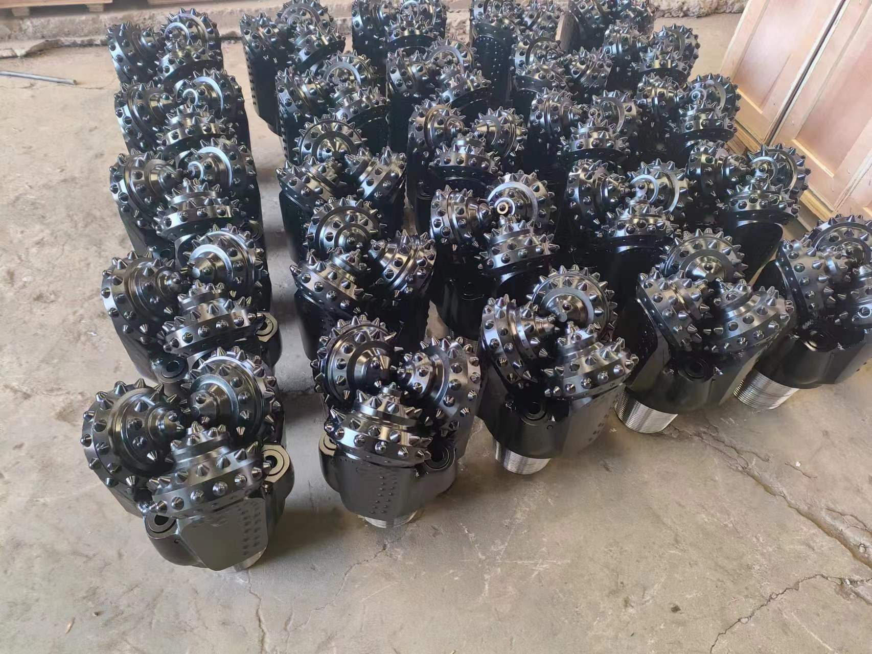 New design Tricone Bit Roller Cone Bit 200mm IADC545 Hard rock drilling bits for well drilling