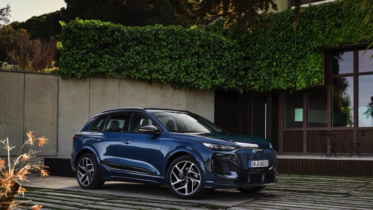 Long claimed range with super fast 270kw charging & generous equipment at Audi Q6e-tron pure electric vehile 285kw power