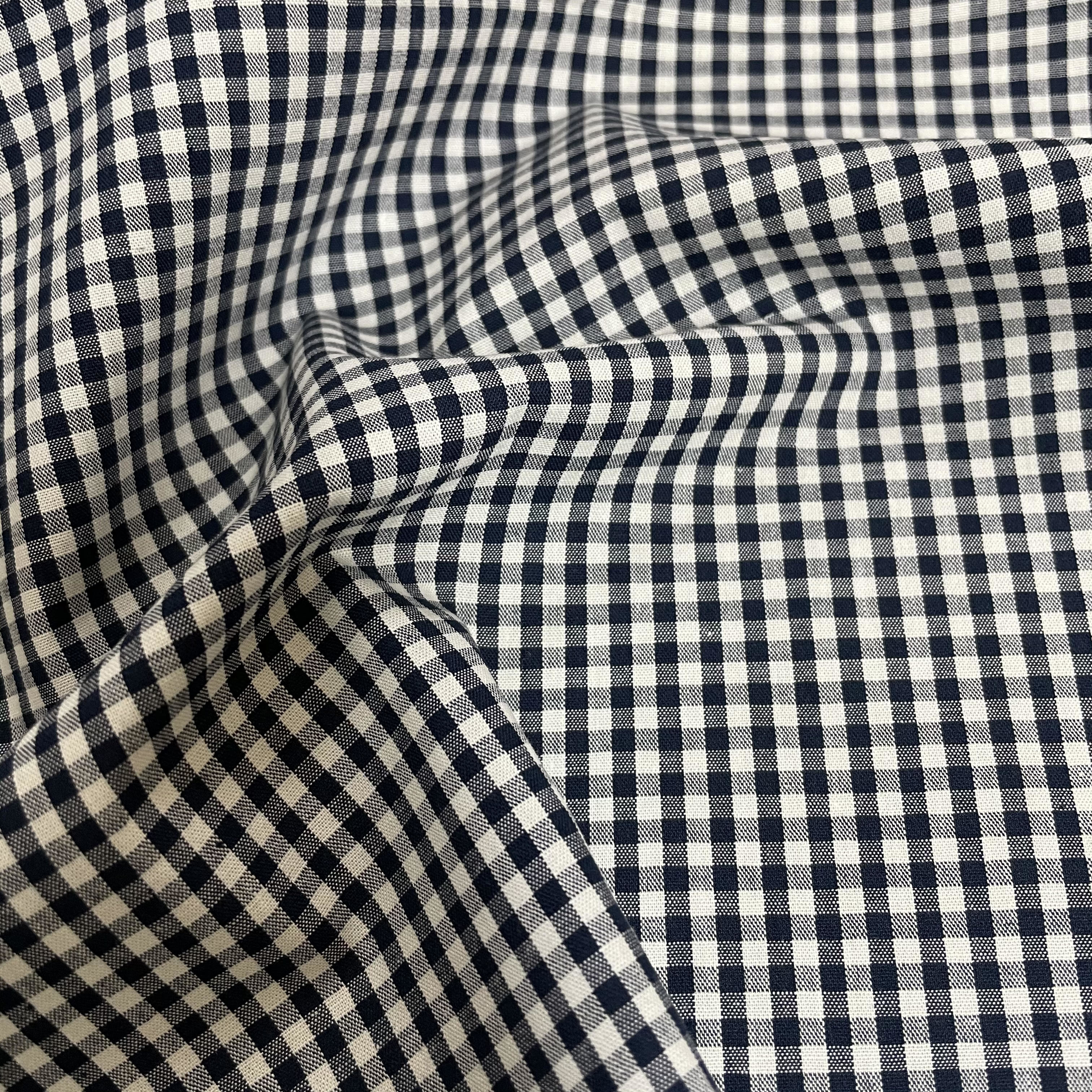 102GSM 100X70 40X40 Yarn Dyed Fabric 62/63" Width