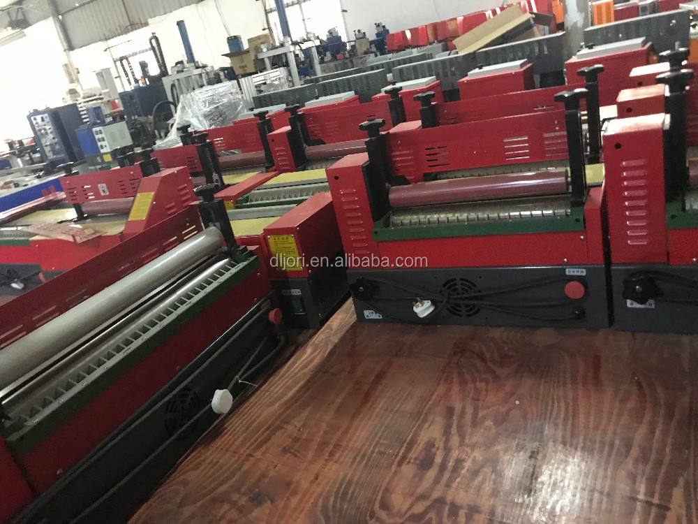 Air Filter Material Hot Melt Glue Machine Good Price Hot Melt Glue Machine with Conveyor