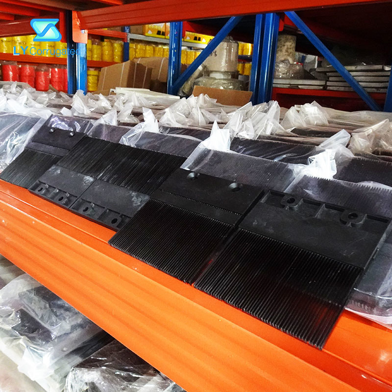 TUV Corrugated Machine Spare Parts Carbon Paper Fiber Comb For Slitter Scorer