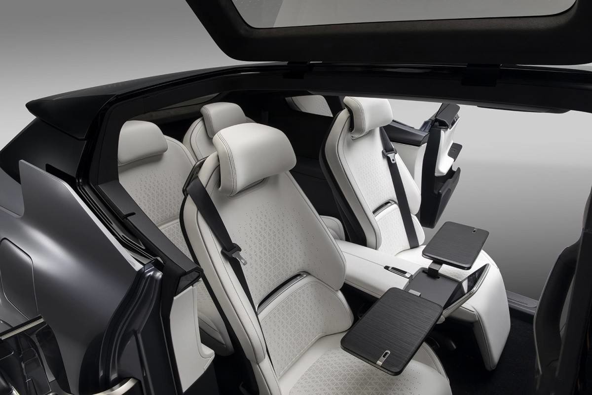 HiPhi X Electric Luxury SUV 650KM Range 590hp Smart Driving Luxurious Interior