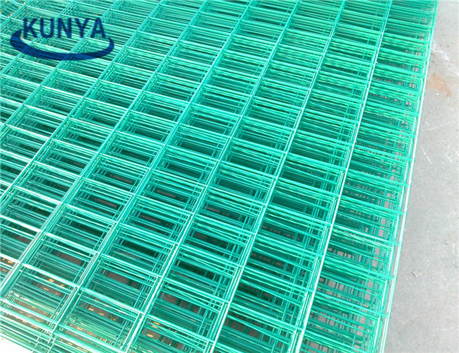 2x18m Plastic GI Coated Wire Mesh Welded Rolls Green Fence Matting
