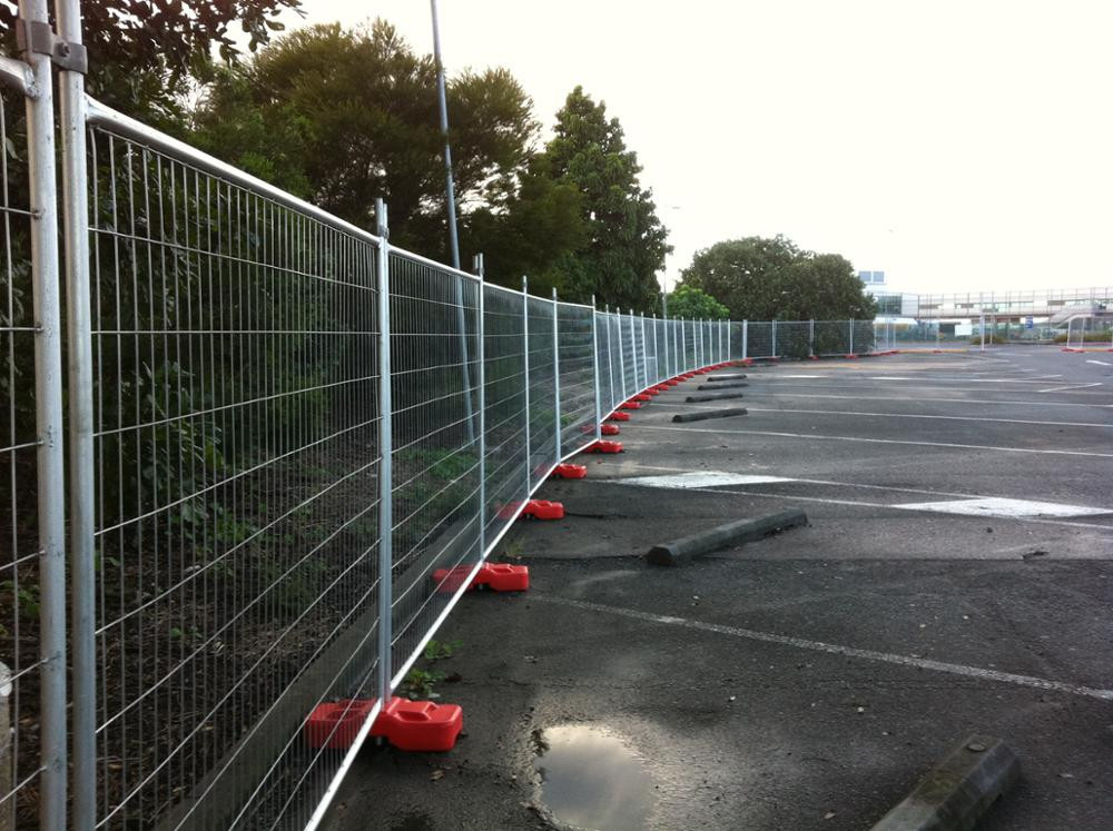 High Strength 2100x2400mm Temporary Steel Fencing For Commercial Construction