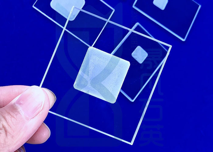 Igh Transmittance Fused Silica Substrates Custom Thickness 1750-1850℃ Melt Point Quartz Glass Plate