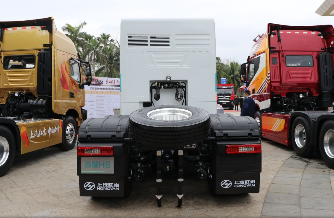 251 350hp Electric Heavy Truck Sale 2023 Saic Hongyan Truck Tractor Electric Tractor 6*4 Energy Directly