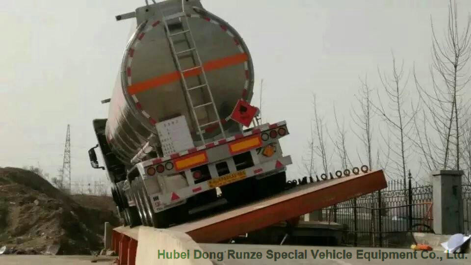 44m3 Aluminum Fuel Semi Trailer 3 Axle For Health Oil Transport 40T- 45Ton