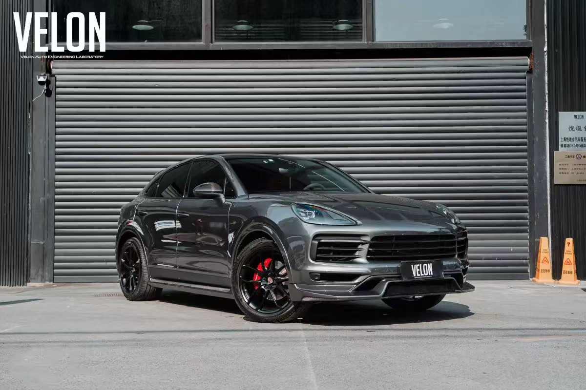 Replacement 2019 Porsche Cayenne Body Kit Side Skirts Dry Carbon Fiber Diffuser Spoiler