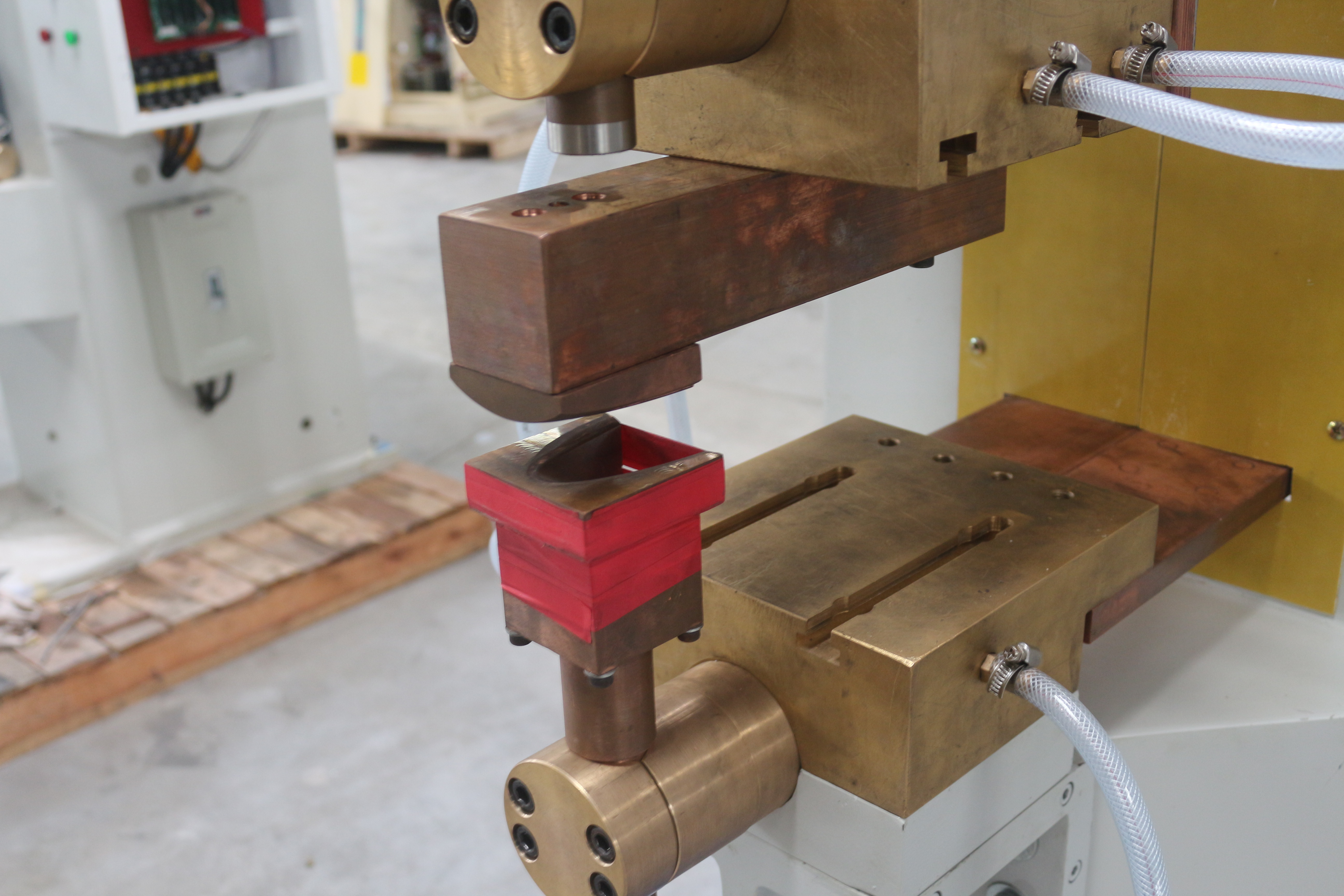 Copper Hwashi Dc Welding Machine For Points Convex Kettle Spout