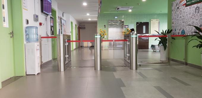 Factory Application Pedestrian Swing Gate Turnstile  With Card And Qr Code 3