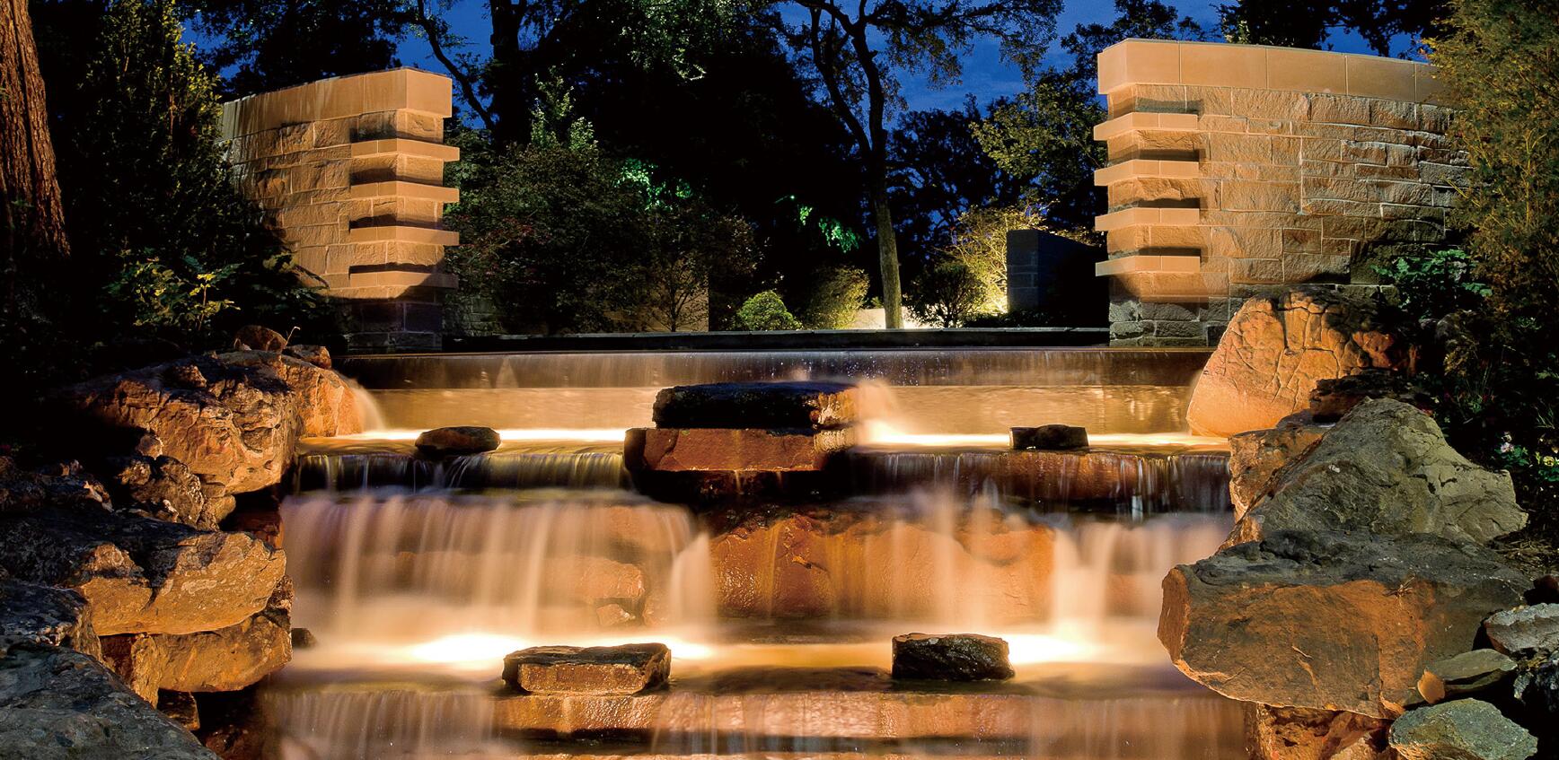 Applications of submersible led lights for fountains:  IP68 waterfall lights underwater are suitable for fountains, pools, ponds, water gardens etc. for atmospheric or underwater lighting. 