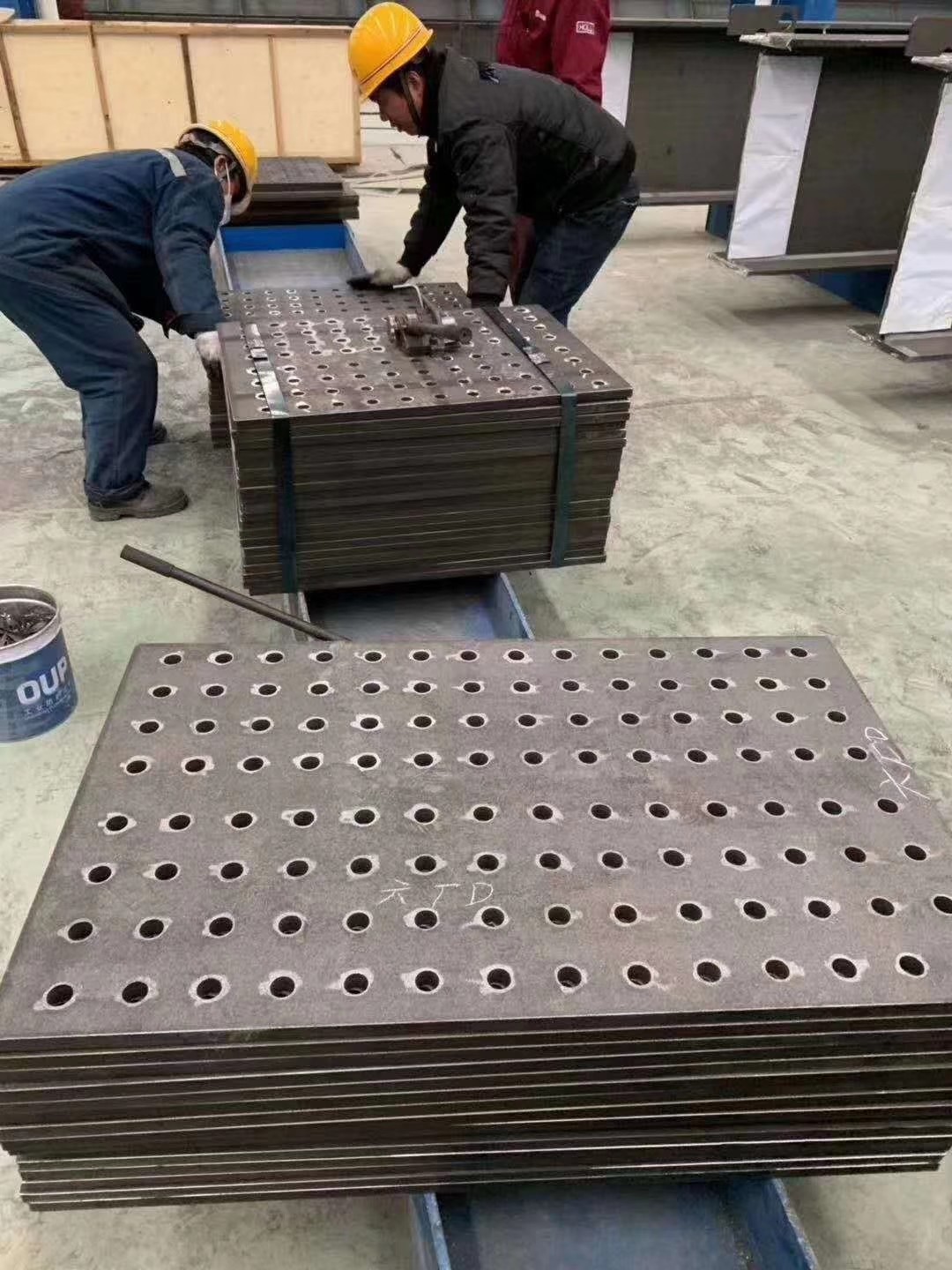 High Accuracy And Reliability CNC Steel Plate Drilling Machine Servo Motor Feed
