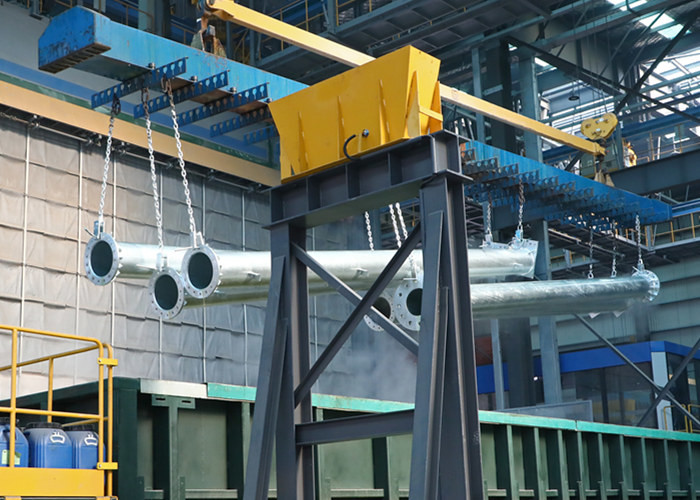 Wireless Communication Tower , 0 - 330KM / H GSM Residential Antenna Tower