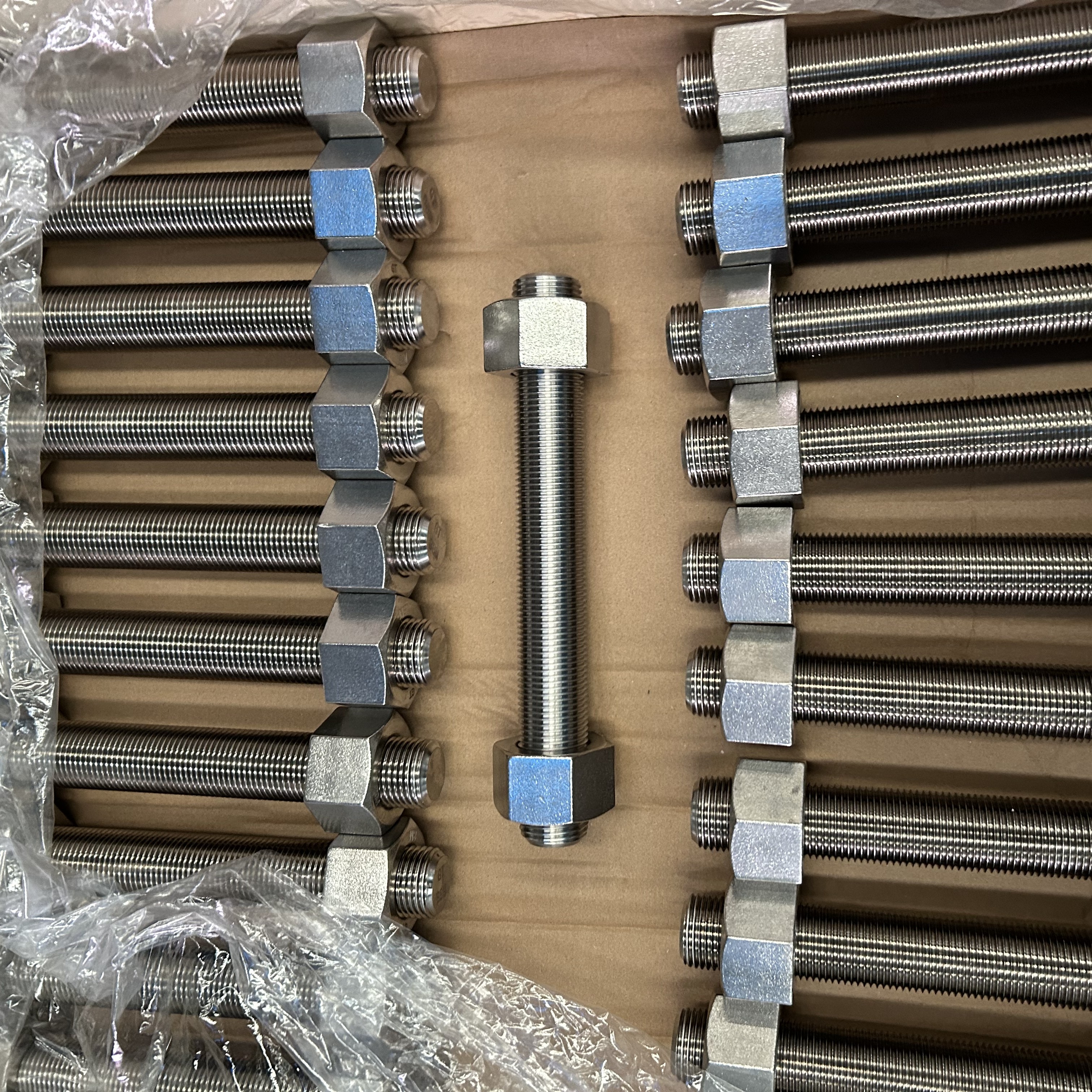 Carbon Steel Inconel 718 F468 Xylan 1070 A193 B8Stud Bolt UNS S32750 Duplex Stainless Steel 2507 for Oil and Gas Industry