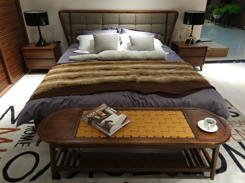 2017 New design of Fabric Upholstered headboard Bed by Walnut wood frame for Fashion Apartment bedroom furniture use