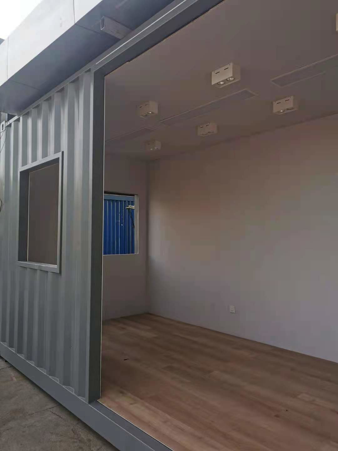 20GP Prefab Shipping Container House With Terrace Escalator