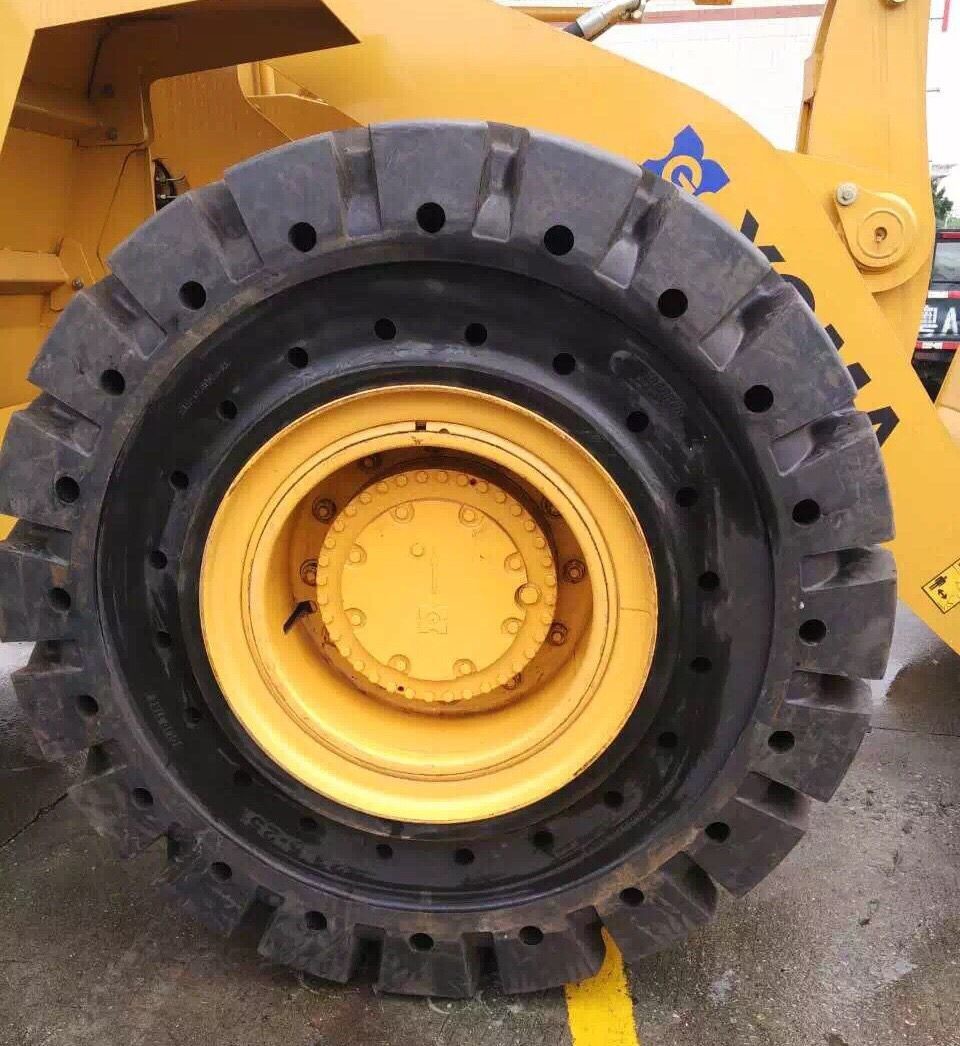 OTR Solid bias tyre, truck/forklift/loader tyre 23.5-25tire tread mold rubber tire mold