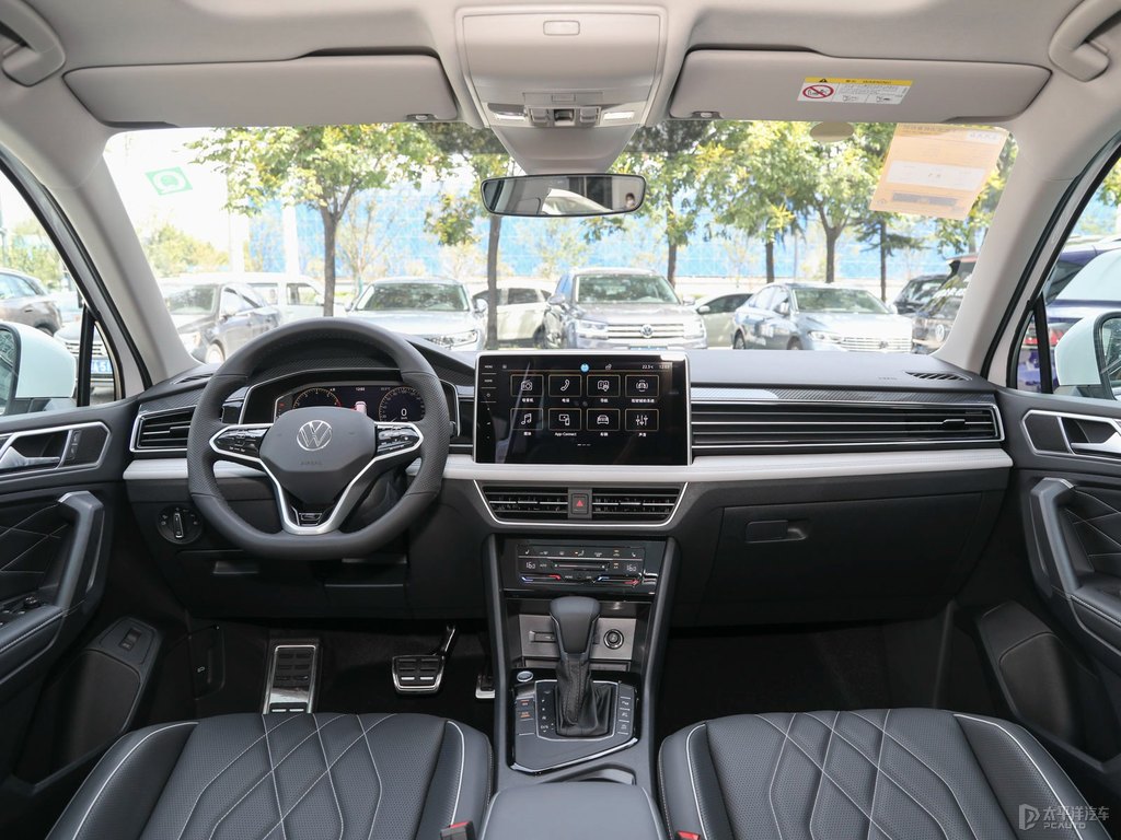 PHEV Gasoline Powered Vehicles Hybrid Flagship Version New Energy Automobile