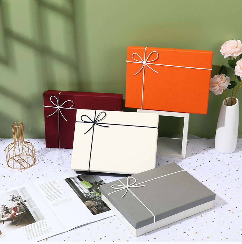 Custom Order Accepted Luxury Lid and Base Box for T Shirt Clothing Gift Packaging