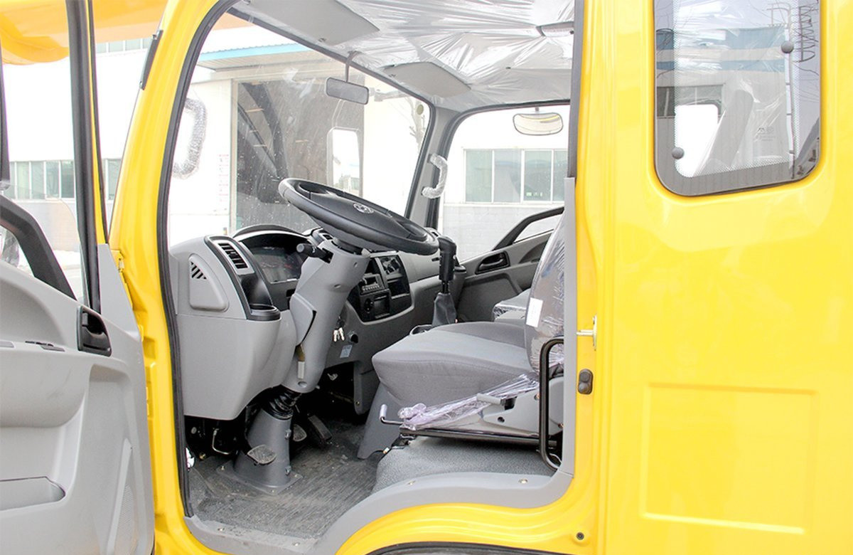 Used Truck Crane For Sale Dongfeng 16 Ton With Five-Section Straight Arm Chinese Mobile Crane